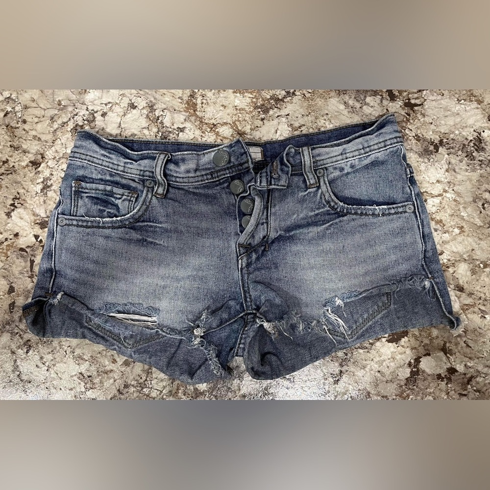 Free People Button Up Jean Shorts. The buttons are a pretty blue. Size 24